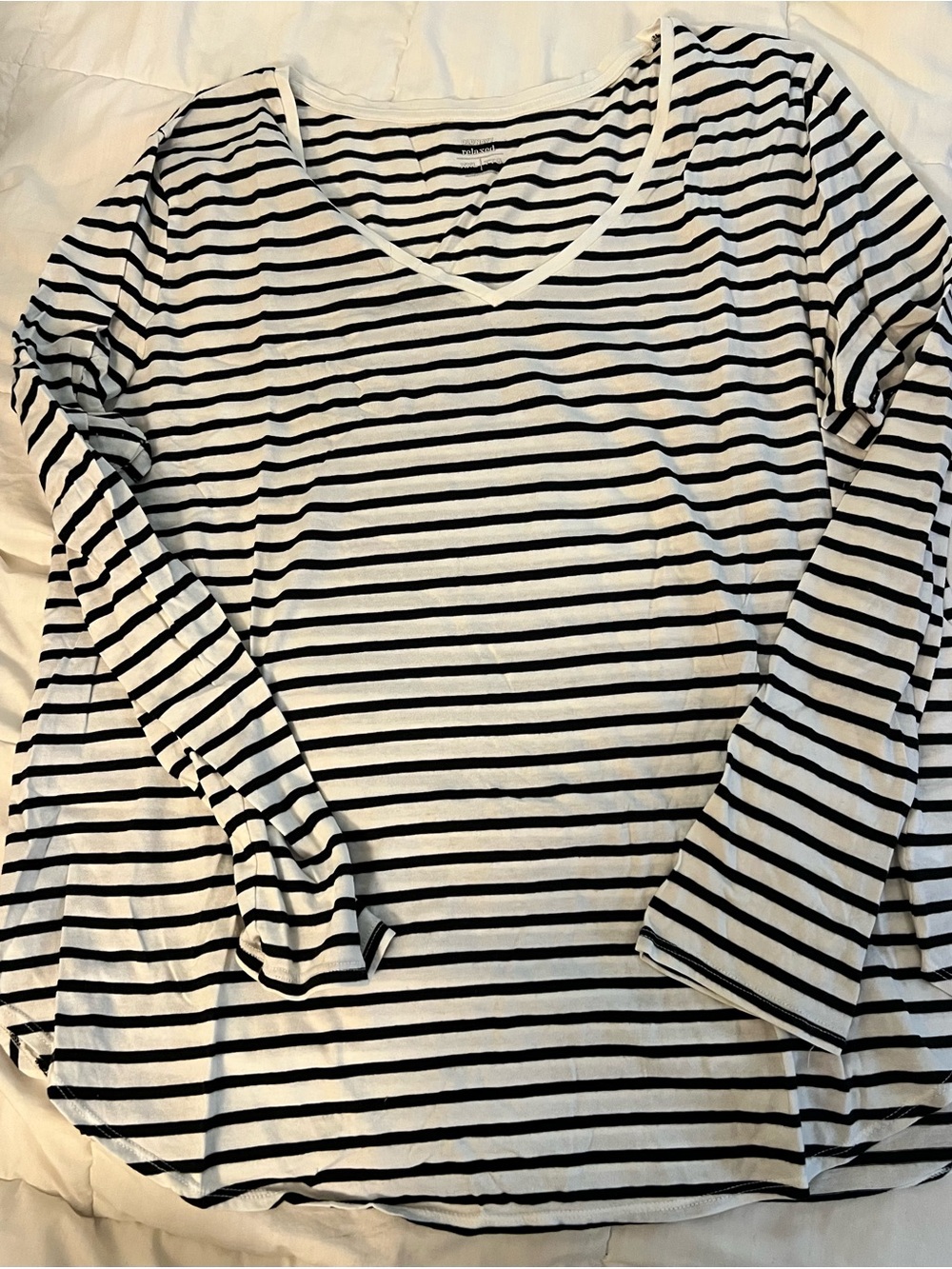 Old Navy Black & White Striped V-Neck Long Sleeve Tee